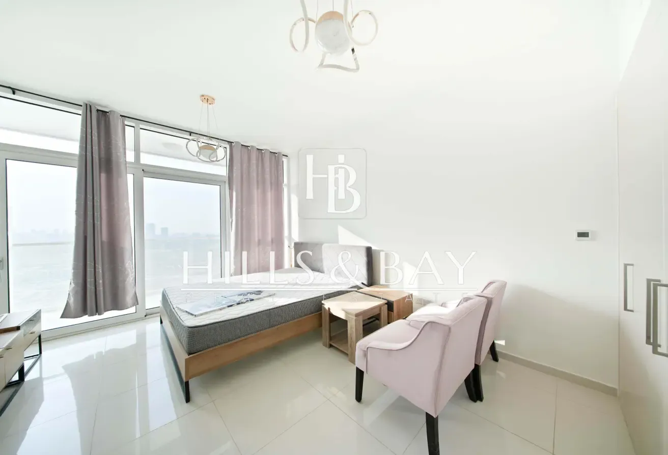 Fully Furnished | High Floor | Bright and Ambient