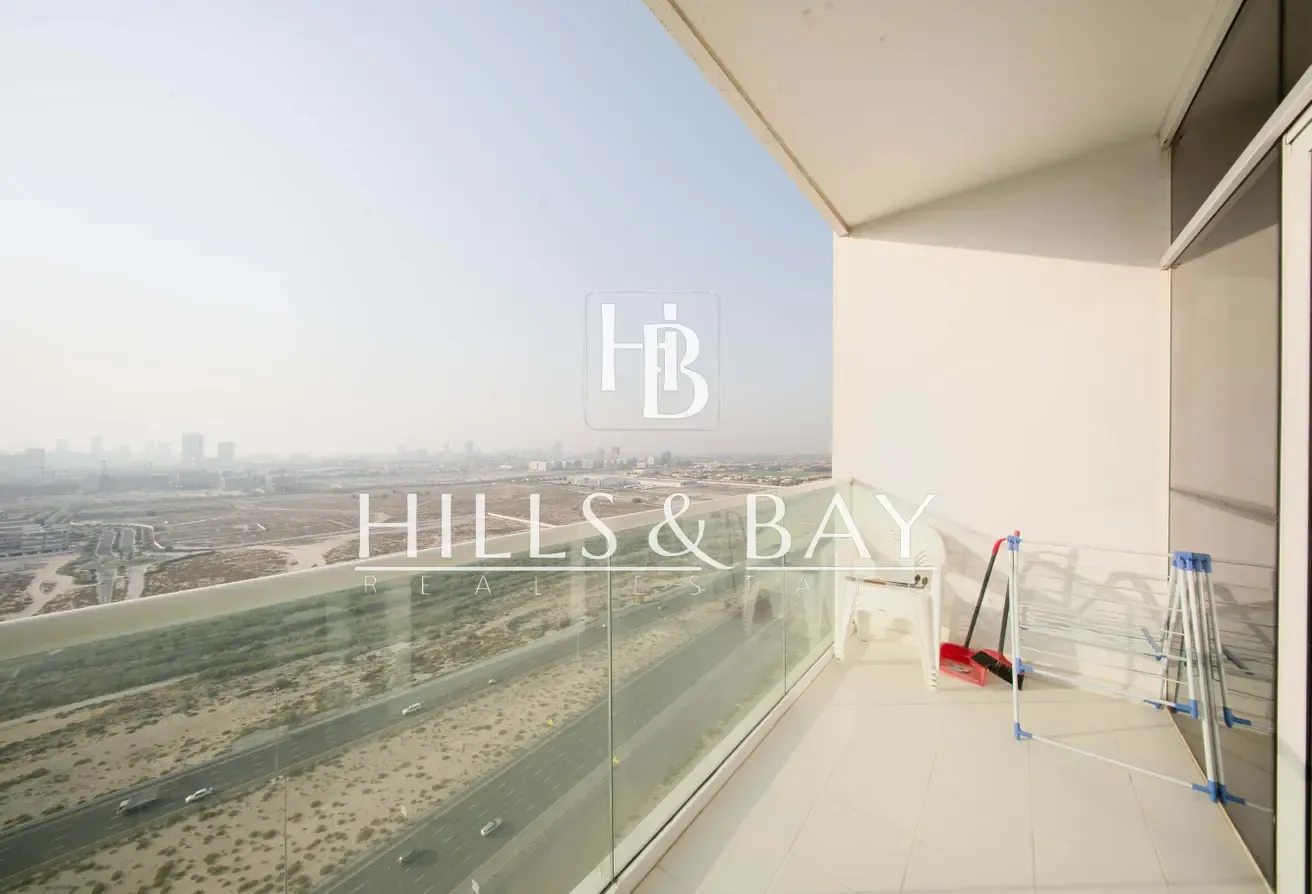Fully Furnished | High Floor | Bright and Ambient