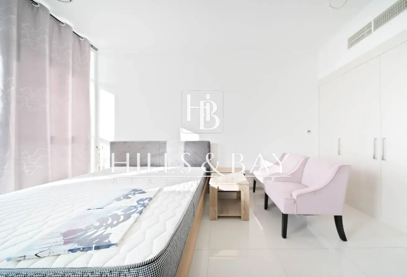 Fully Furnished | High Floor | Bright and Ambient