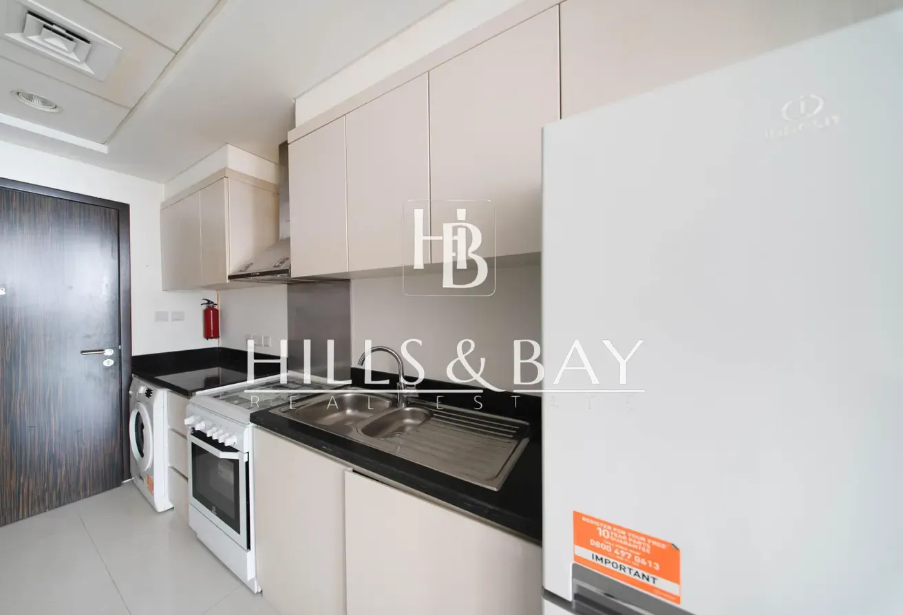 Fully Furnished | High Floor | Bright and Ambient