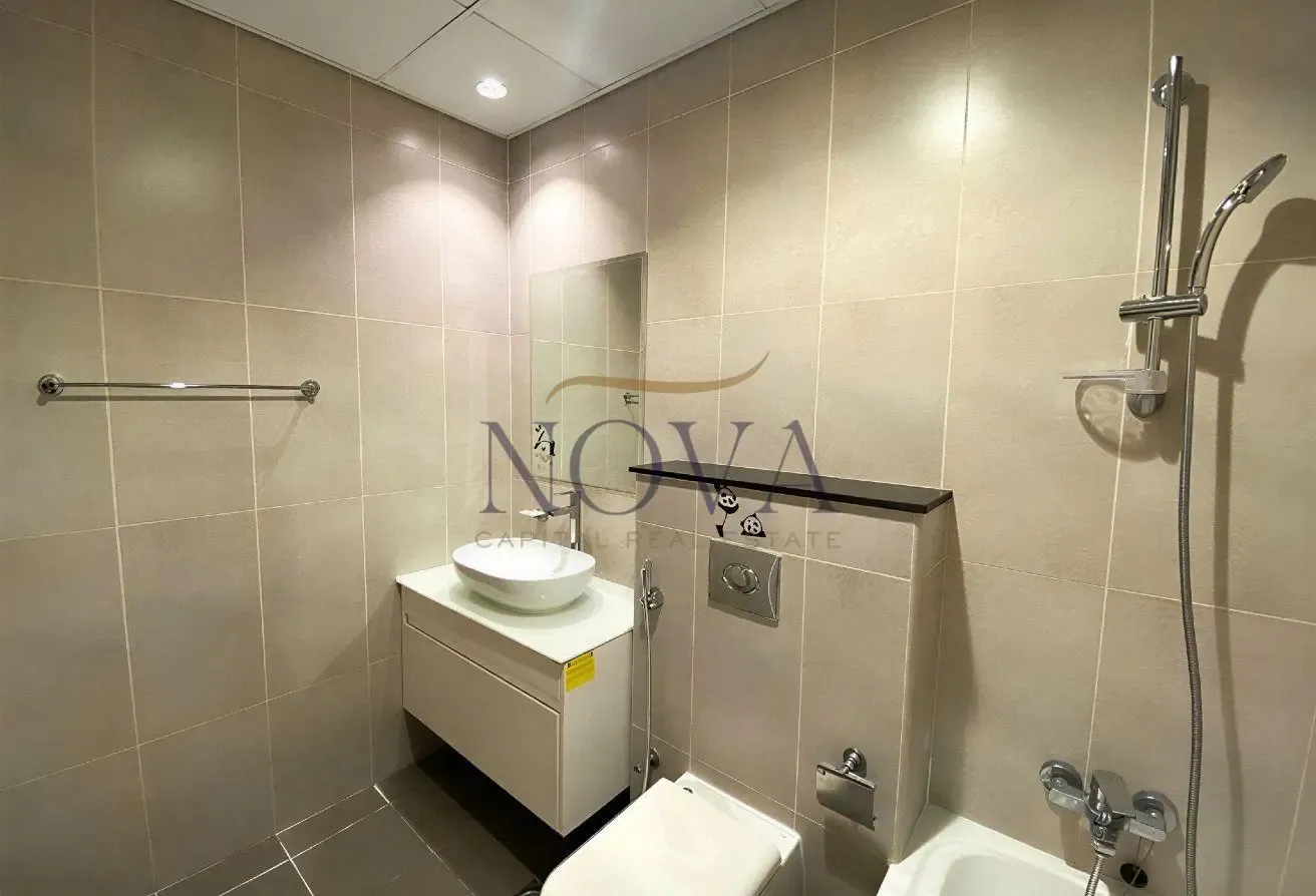 SPACIOUS | GOLF VIEW | READY TO MOVE