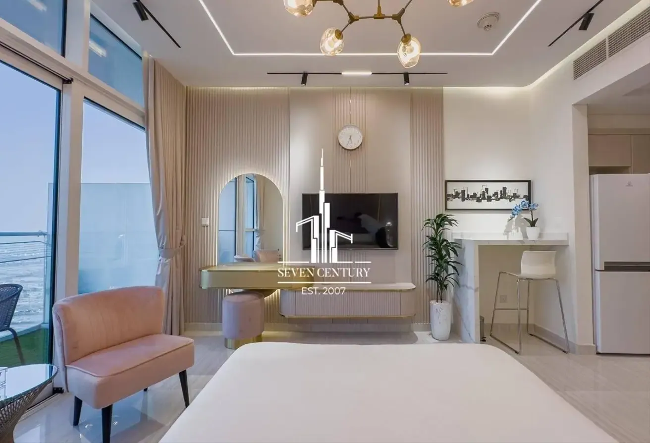 Upgraded Studio|  High Floor | Full Golf View