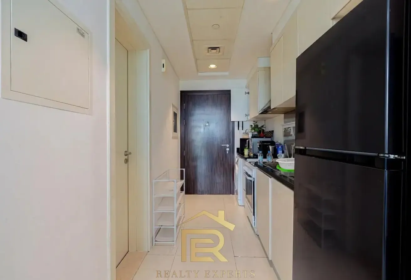 Furnished Studio | Carson Tower B | Golf & Skyline