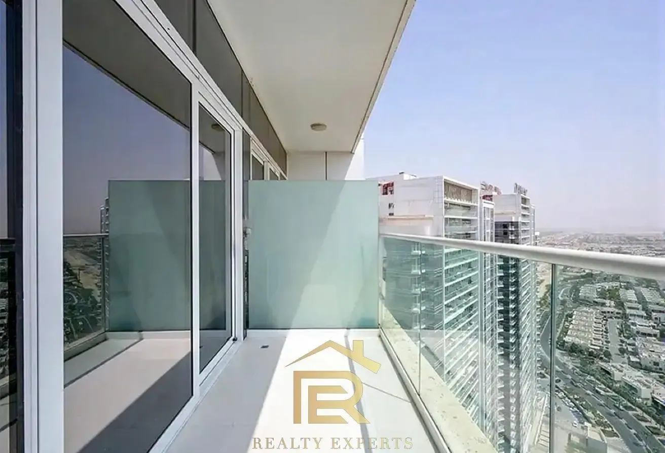 Furnished Studio | Carson | Balcony Golf