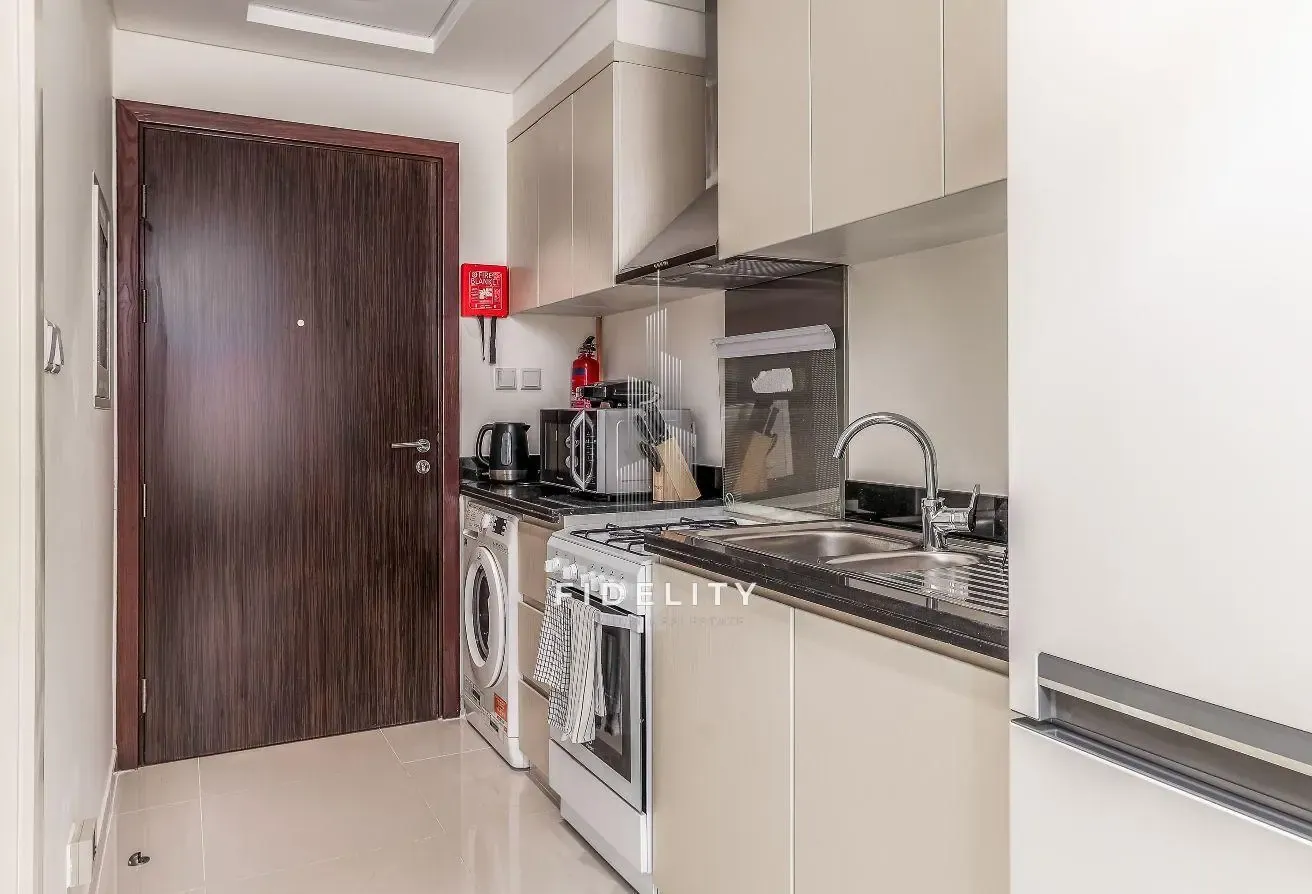 HIGH FLOOR  l CITY VIEW l FULLY FURNISHED