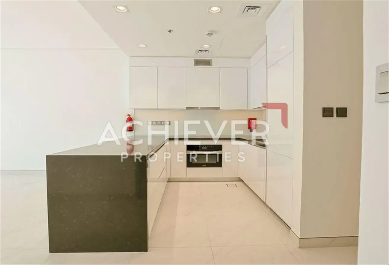 Spacious 1BR | Stunning Views | Great Location