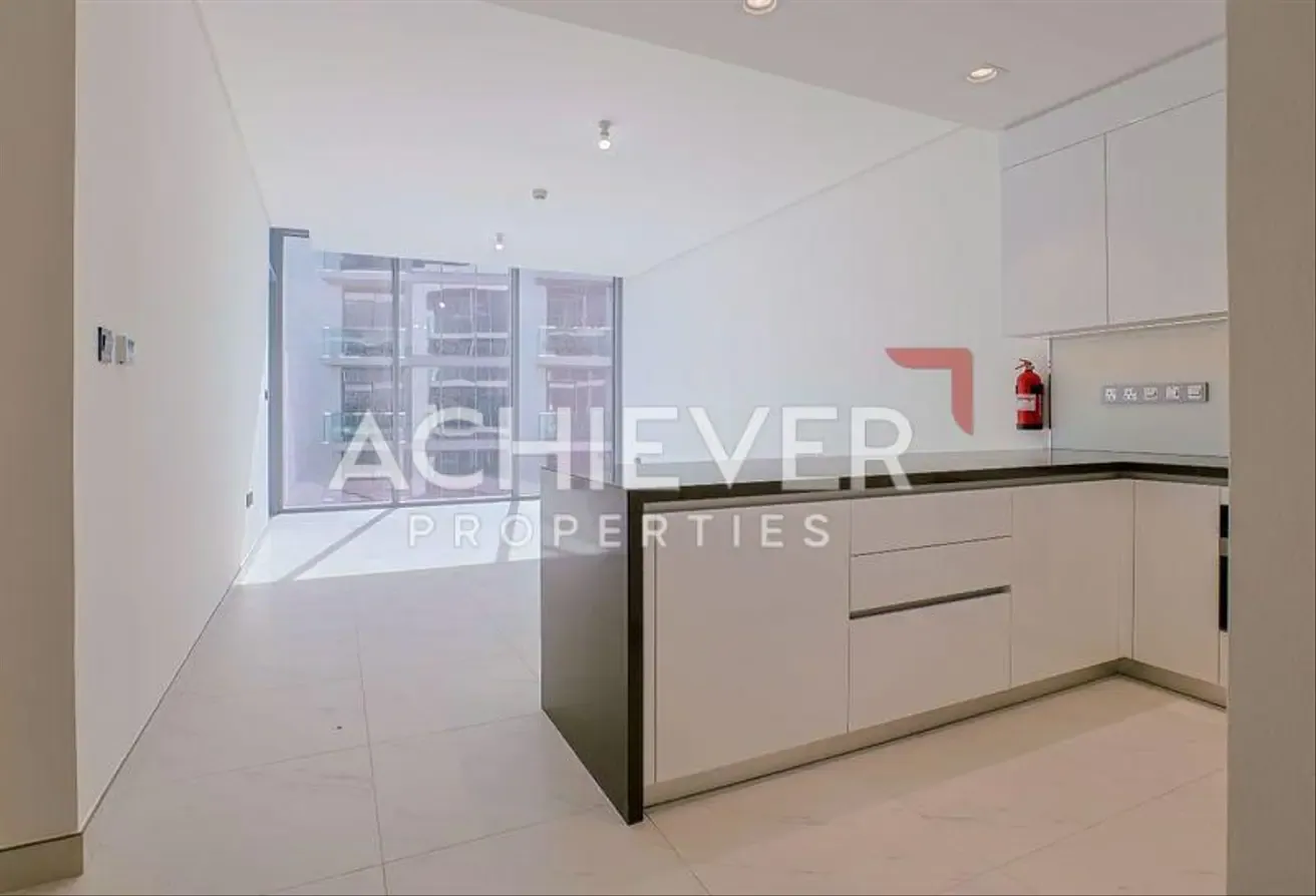 Spacious 1BR | Stunning Views | Great Location