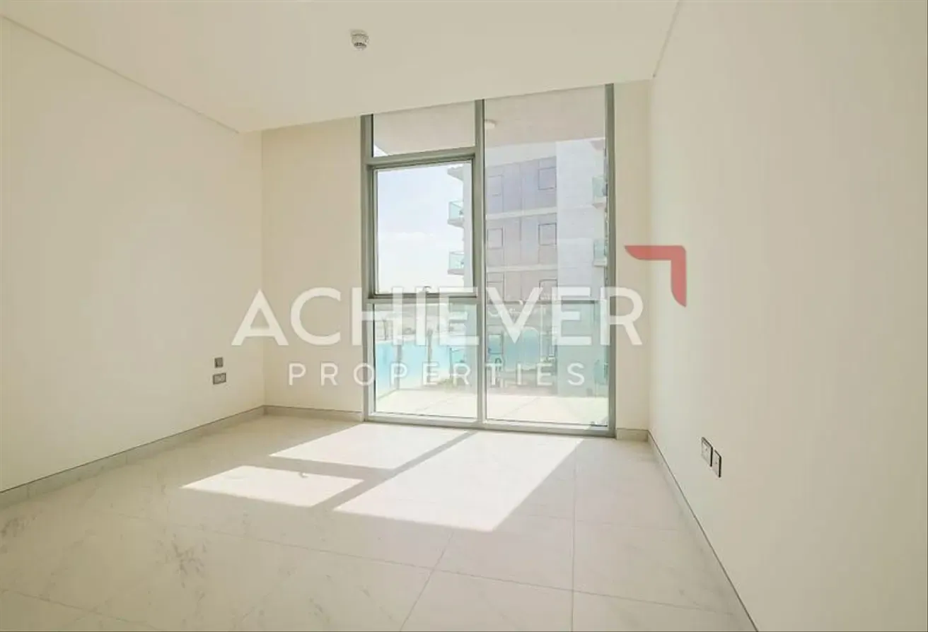 Spacious 1BR | Stunning Views | Great Location