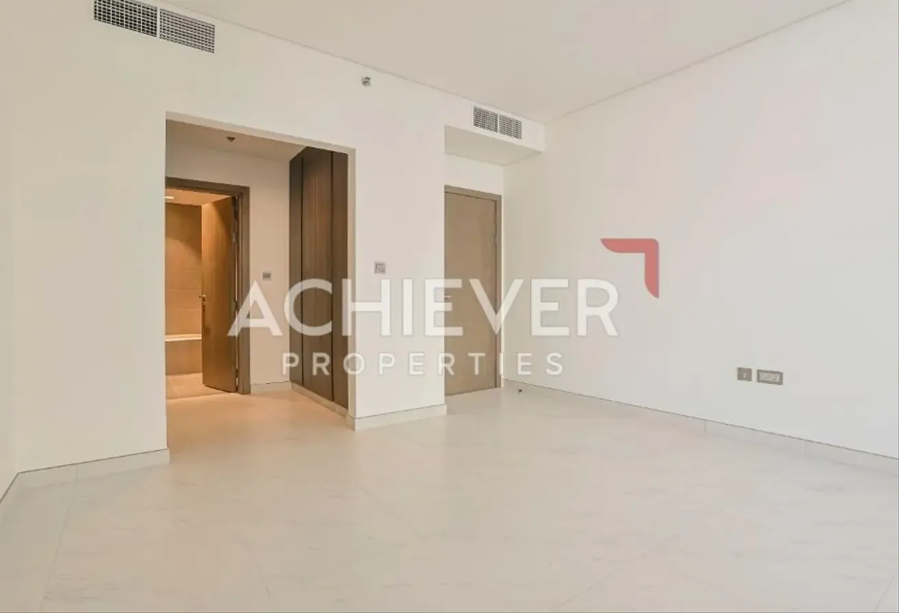 Burj Khalifa View / Spacious Layout / Elegantly designed / Unfurnished