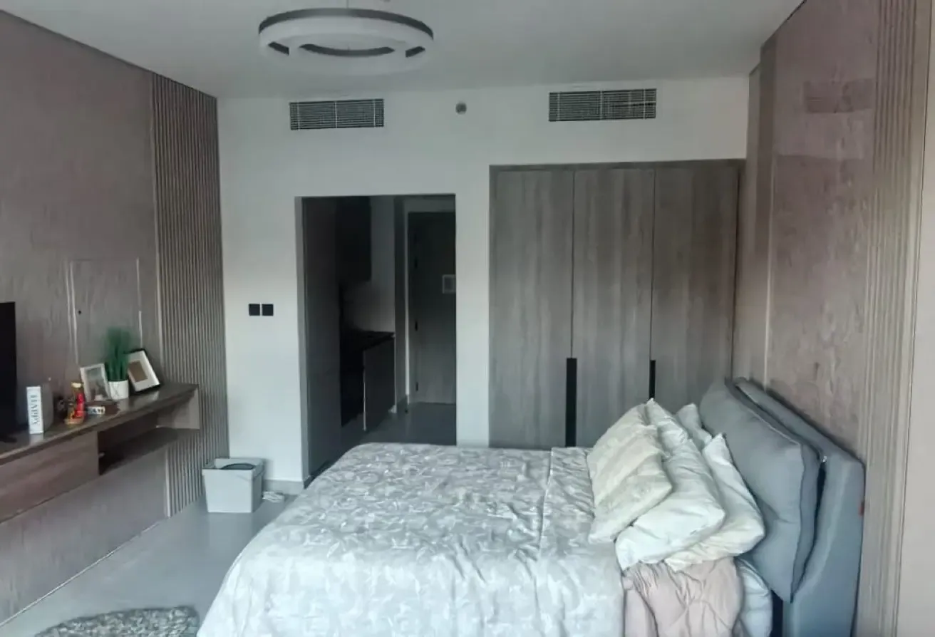 SMART LIVING-FURNISHED MODERN STYLE STUDIO-VACANT