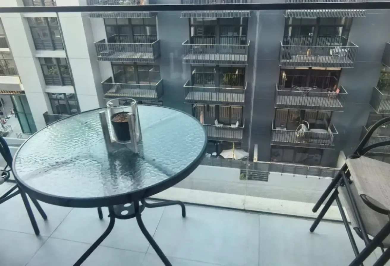 SMART LIVING-FURNISHED MODERN STYLE STUDIO-VACANT