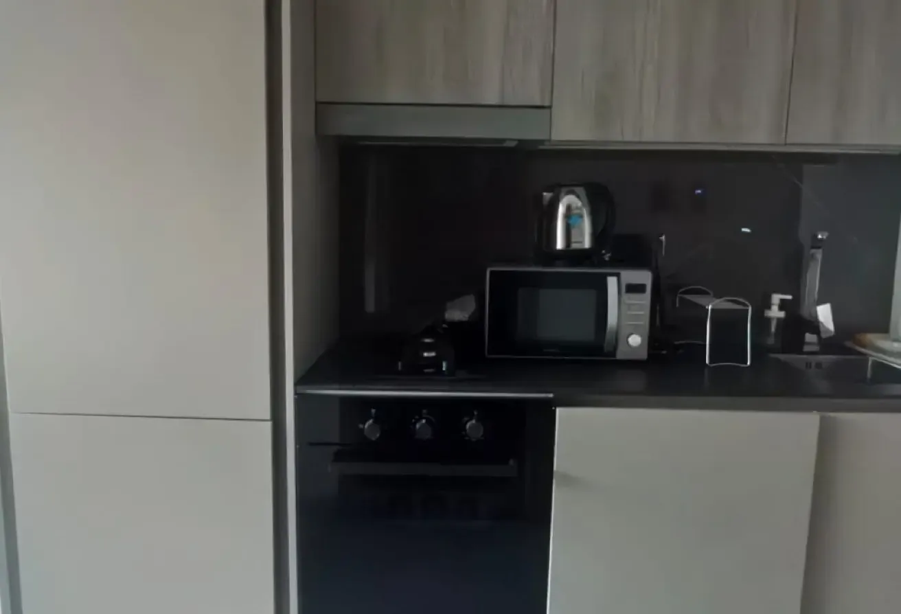 SMART LIVING-FURNISHED MODERN STYLE STUDIO-VACANT