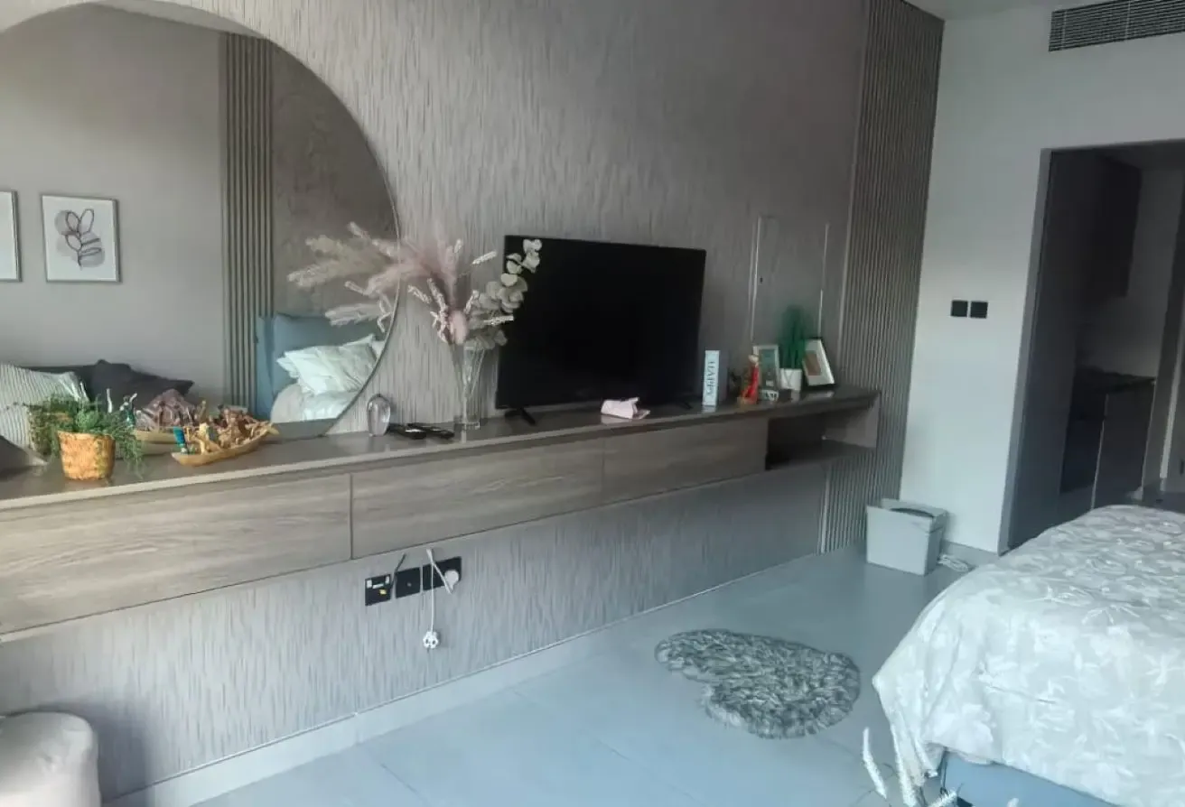 SMART LIVING-FURNISHED MODERN STYLE STUDIO-VACANT