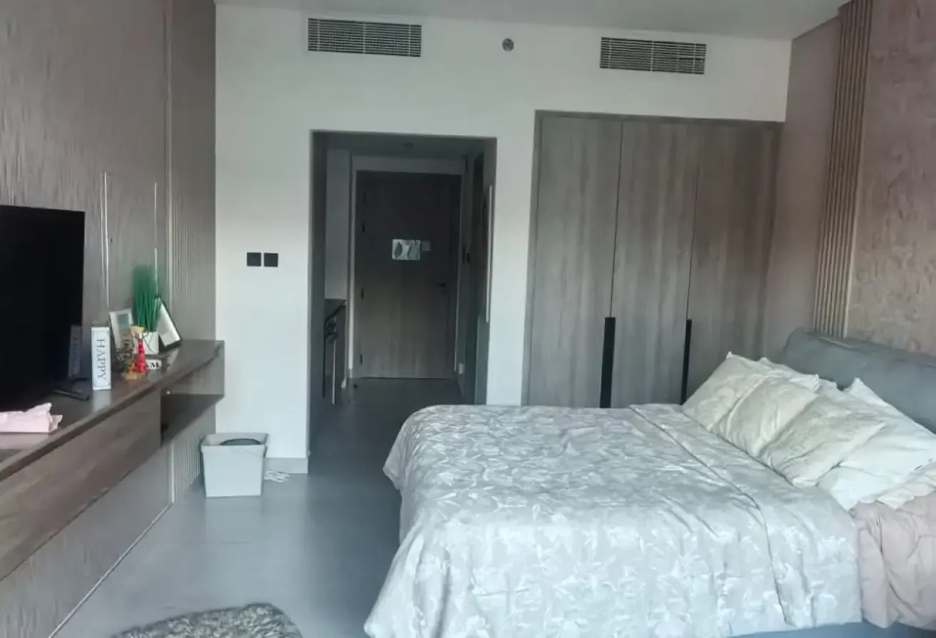 SMART LIVING-FURNISHED MODERN STYLE STUDIO-VACANT