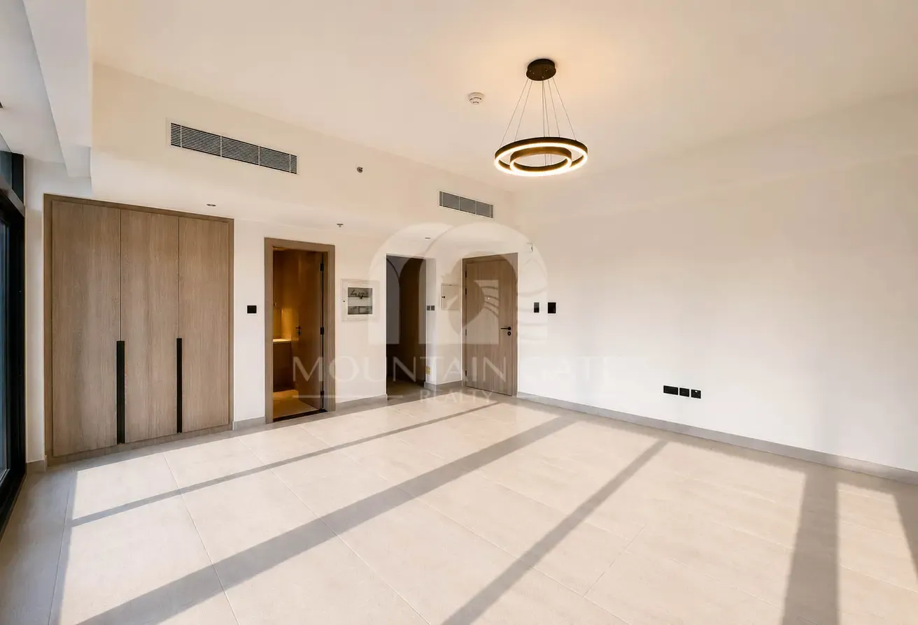 Exclusive Layout | Lovely Landlord | Chiller Free