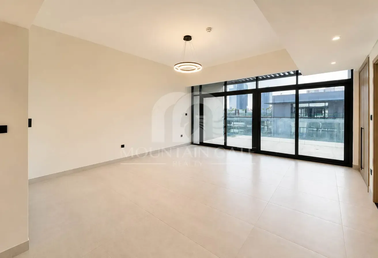 Exclusive Layout | Lovely Landlord | Chiller Free