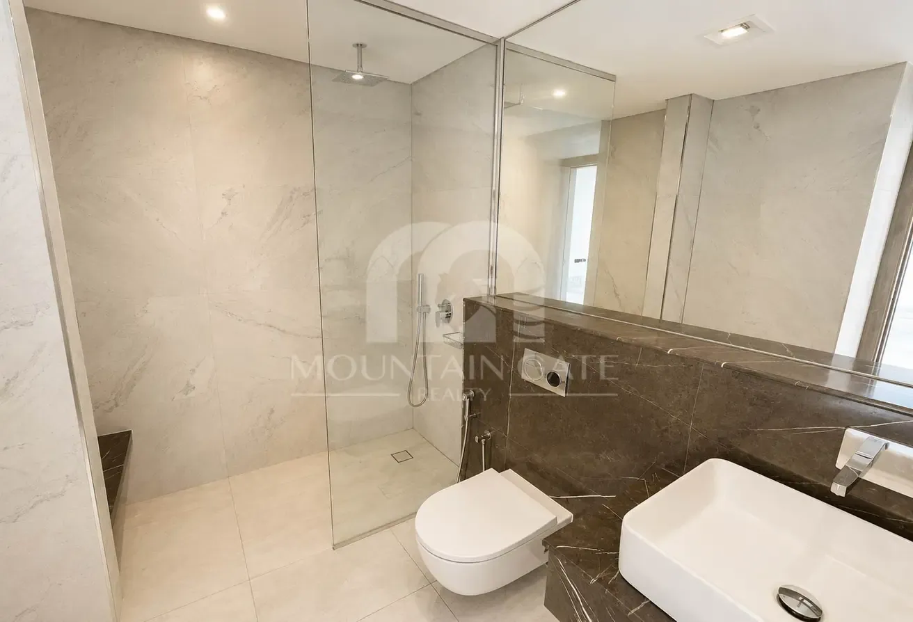 Exclusive Layout | Lovely Landlord | Chiller Free