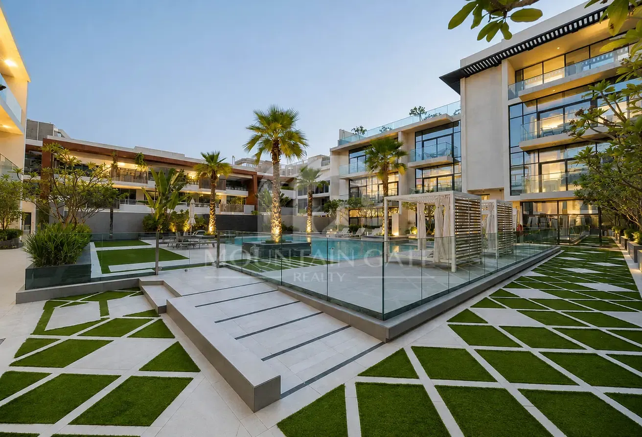 Exclusive Layout | Lovely Landlord | Chiller Free
