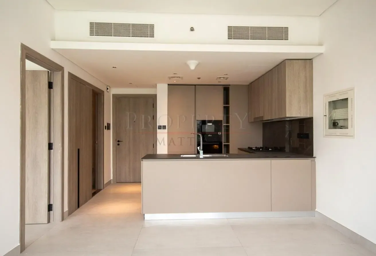 HIGH-QUALITY | FULLY FITTED KITCHEN | POOL VIEW