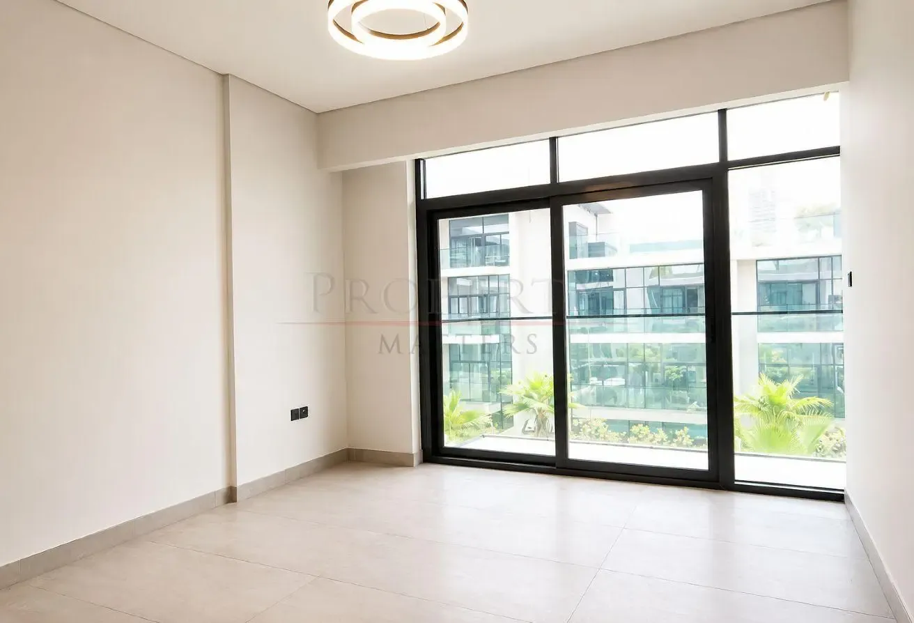 HIGH-QUALITY | FULLY FITTED KITCHEN | POOL VIEW