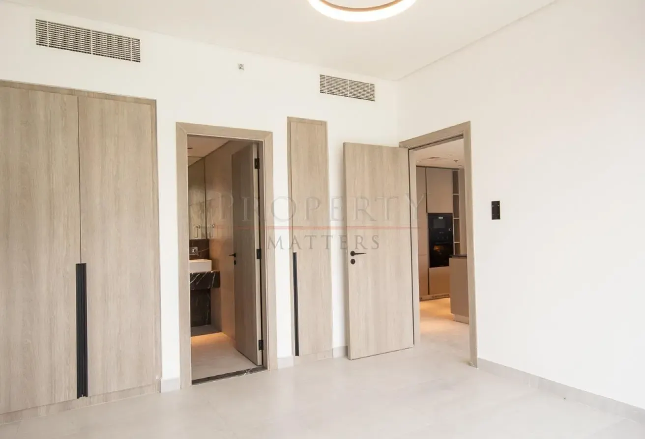 HIGH-QUALITY | FULLY FITTED KITCHEN | POOL VIEW