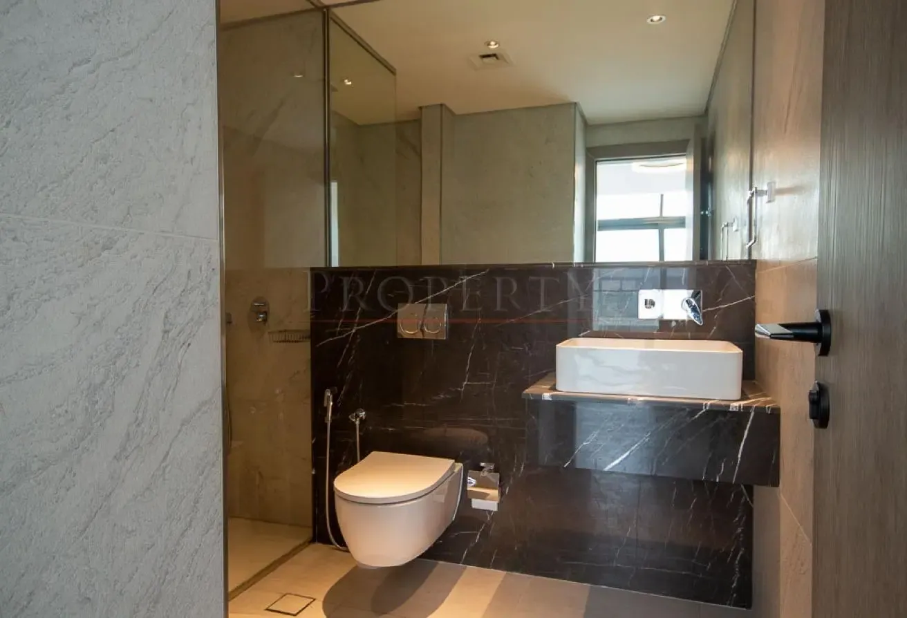 HIGH-QUALITY | FULLY FITTED KITCHEN | POOL VIEW