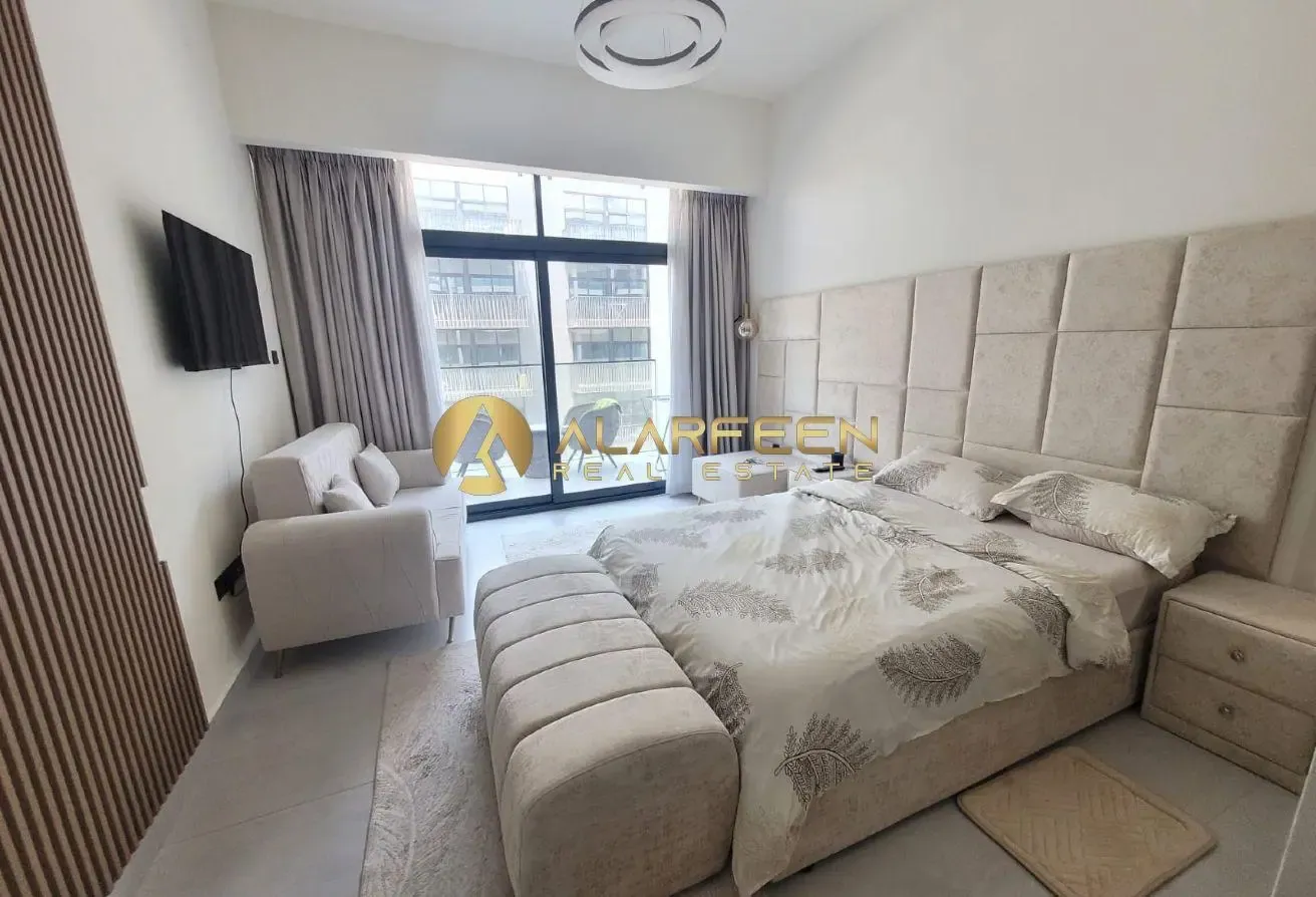 Furnished Studio | Fitted Kitchen | Move In Ready