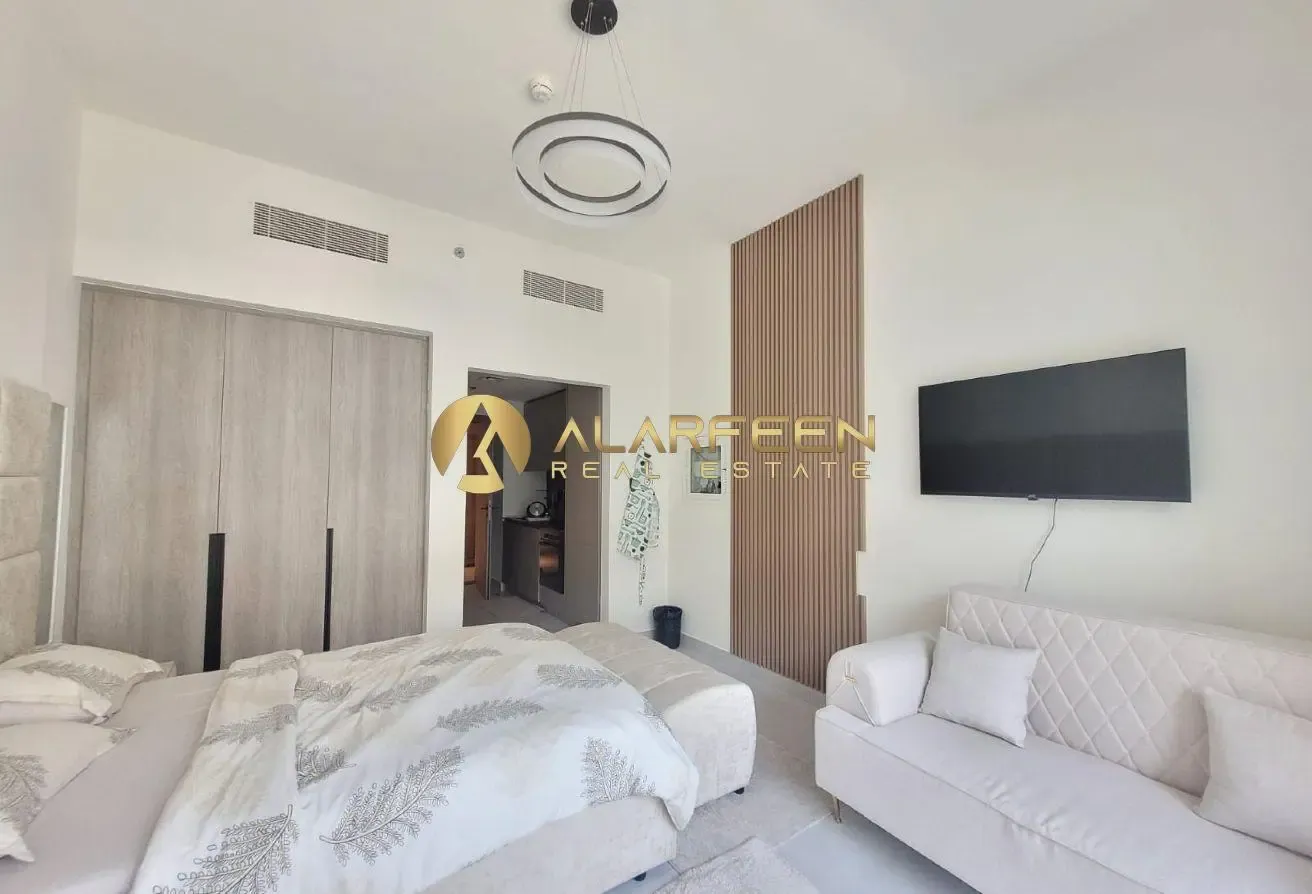 Furnished Studio | Fitted Kitchen | Move In Ready