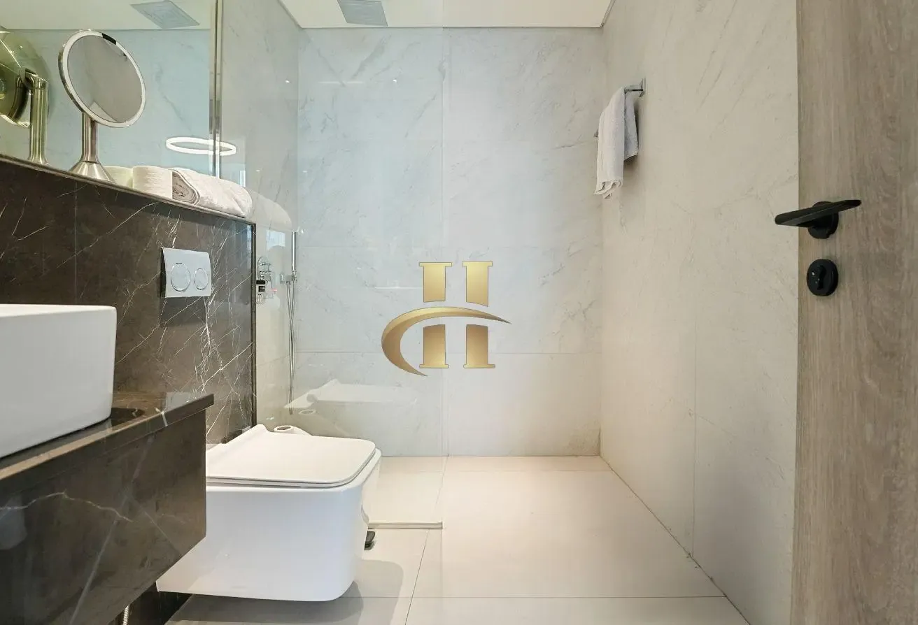 Pool View | Flexible Cheques | Luxury Building