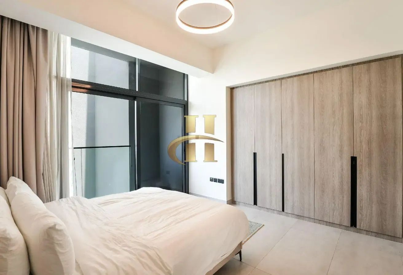 Pool View | Flexible Cheques | Luxury Building