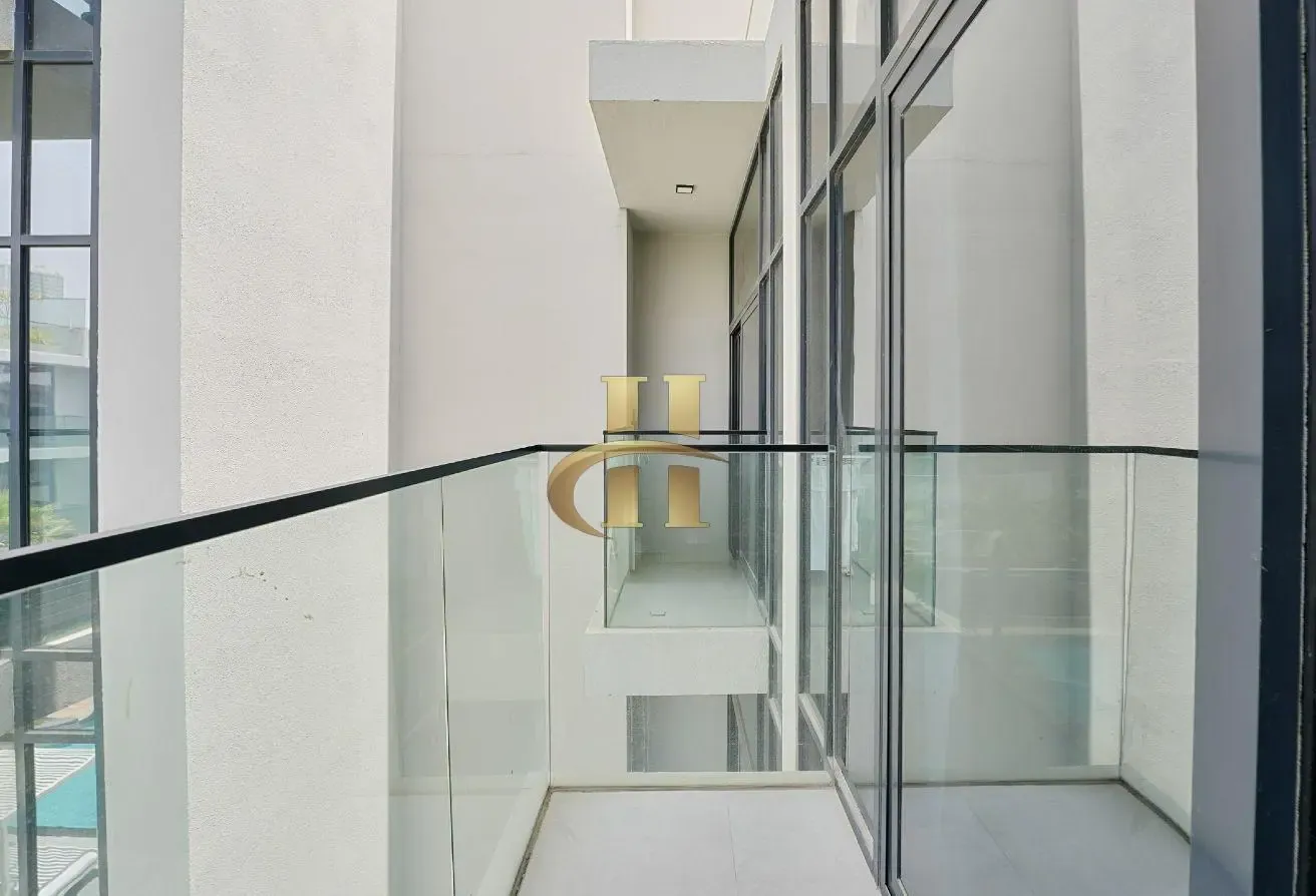 Pool View | Flexible Cheques | Luxury Building