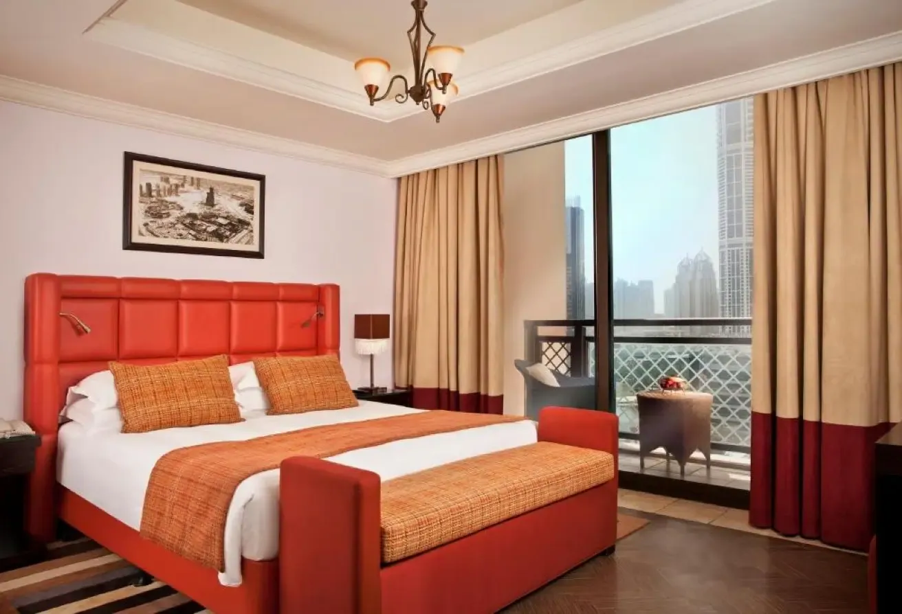 One Bedroom Suite & Fully Equipped Kitchen