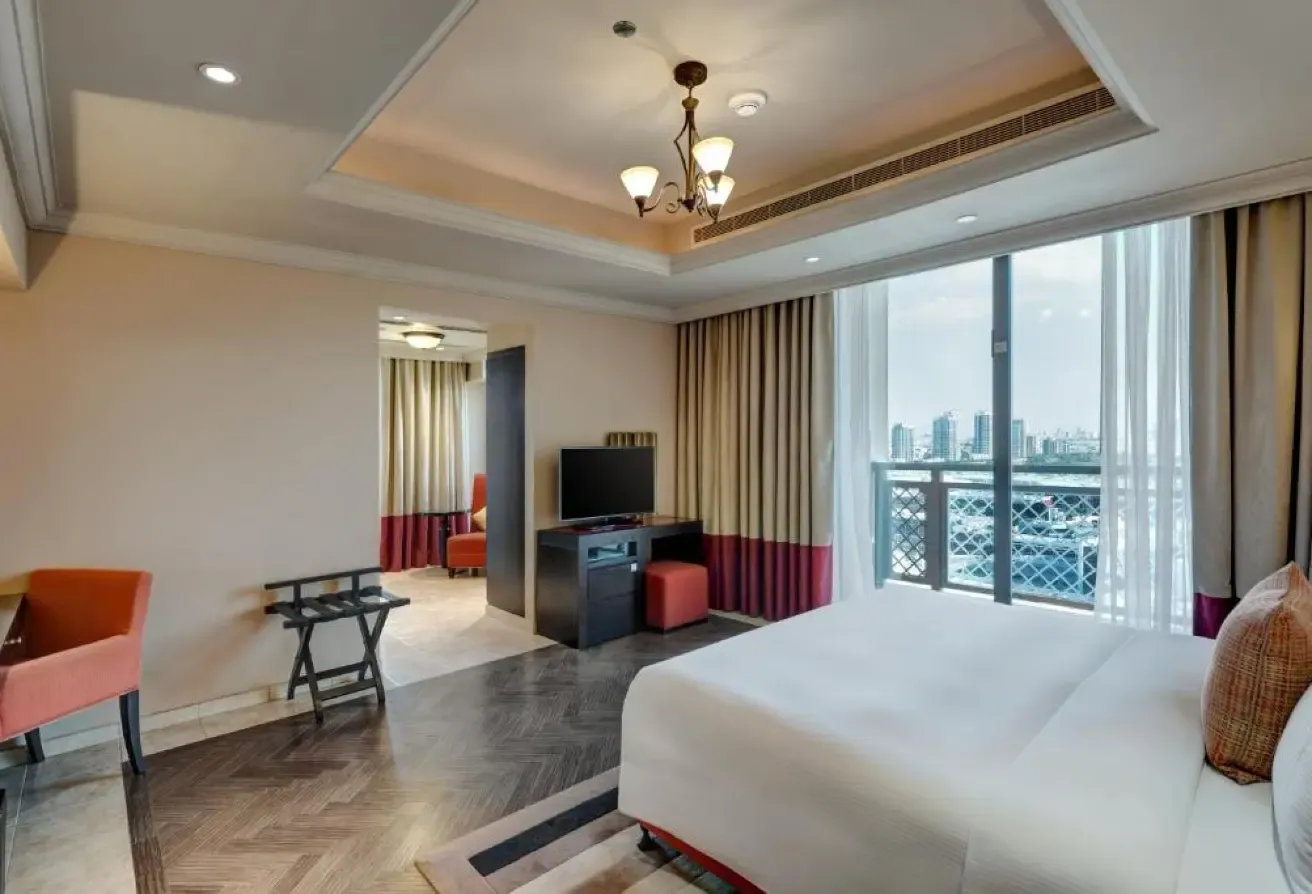 One Bedroom Suite & Fully Equipped Kitchen