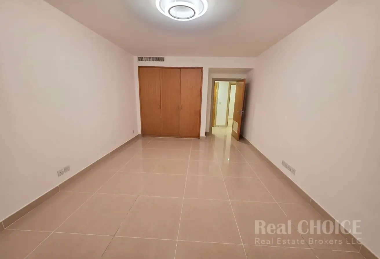 Spacious 3-BR Apartment | Prime Deira Location