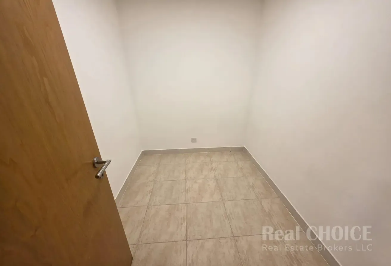 Spacious 3-BR Apartment | Prime Deira Location