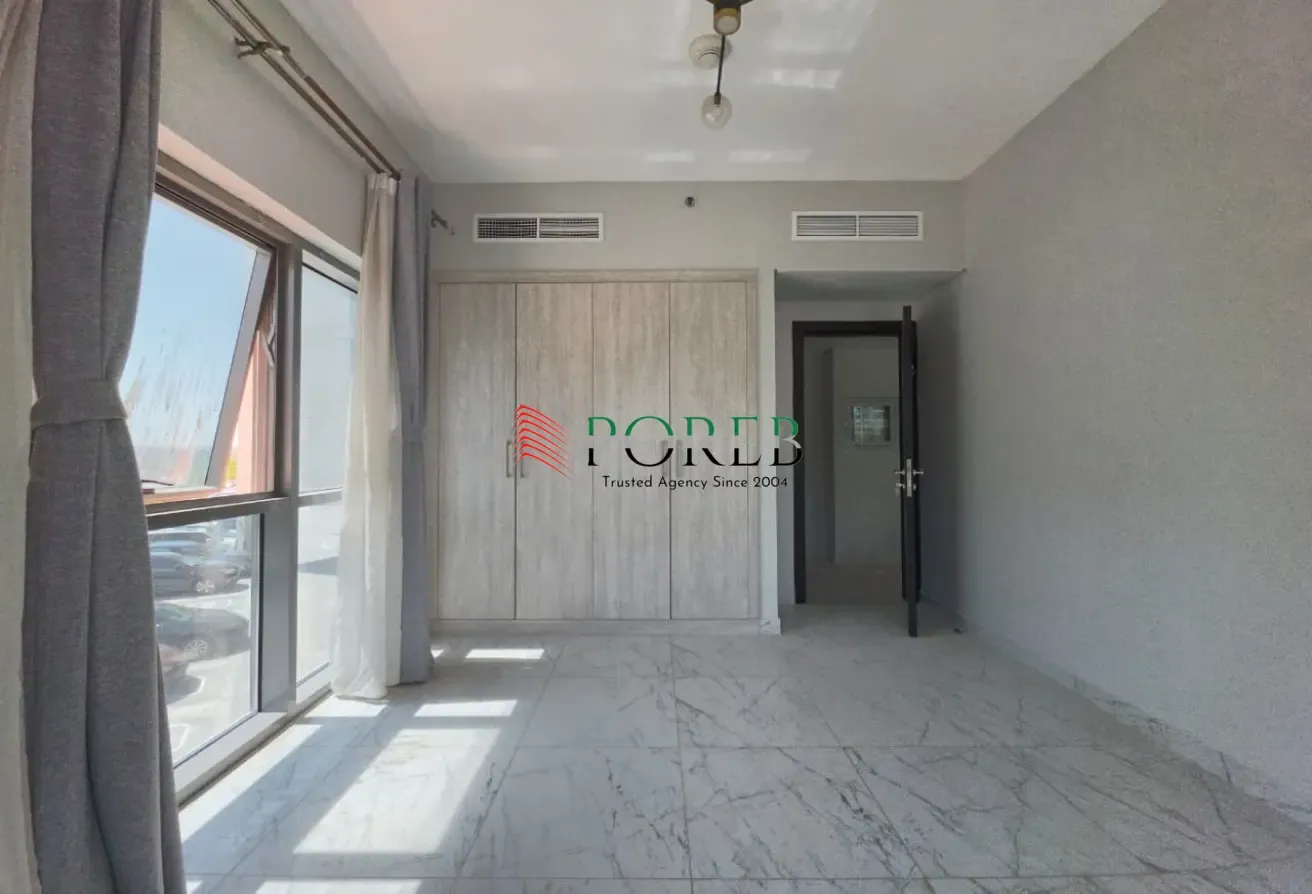 PRIME LOCATION | OPEN LAYOUT | Semi Furnished