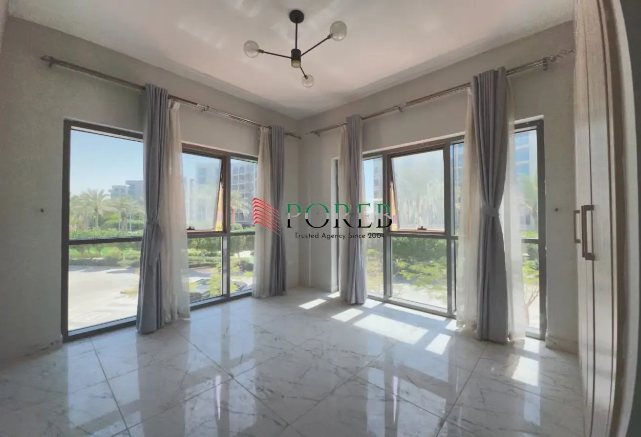 PRIME LOCATION | OPEN LAYOUT | Semi Furnished