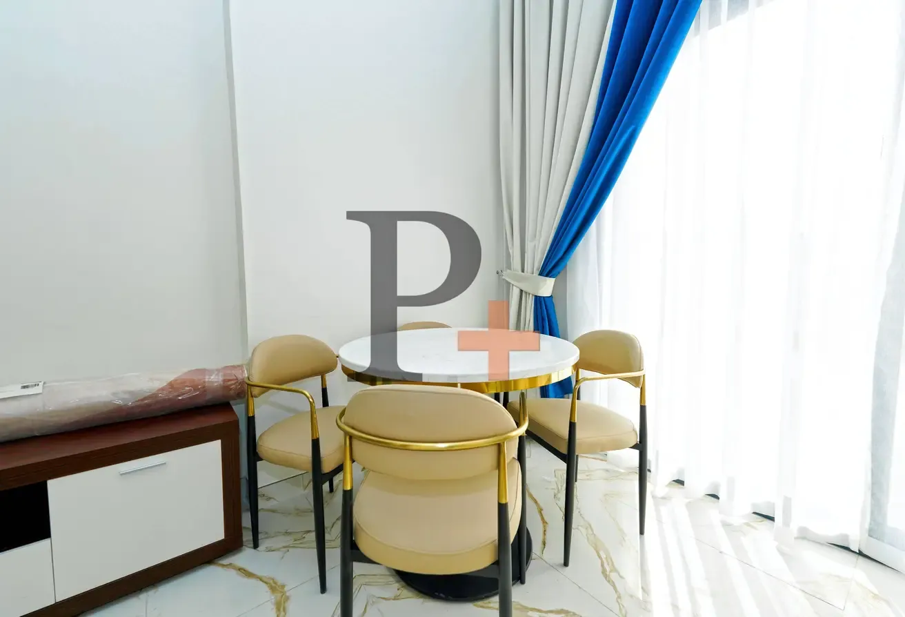 Stylish Large Studio for rent | 5-Cheques
