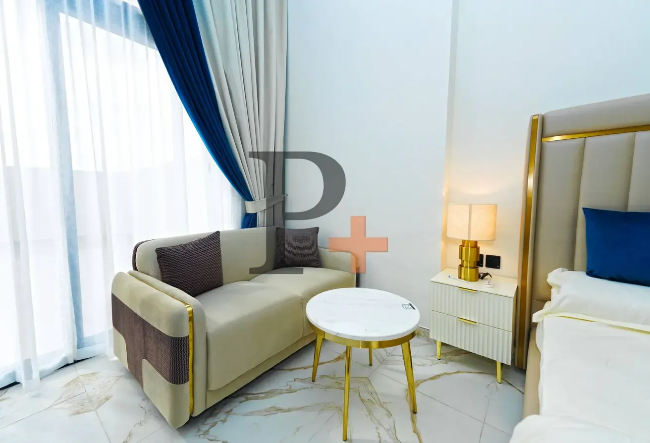 Stylish Large Studio for rent | 5-Cheques