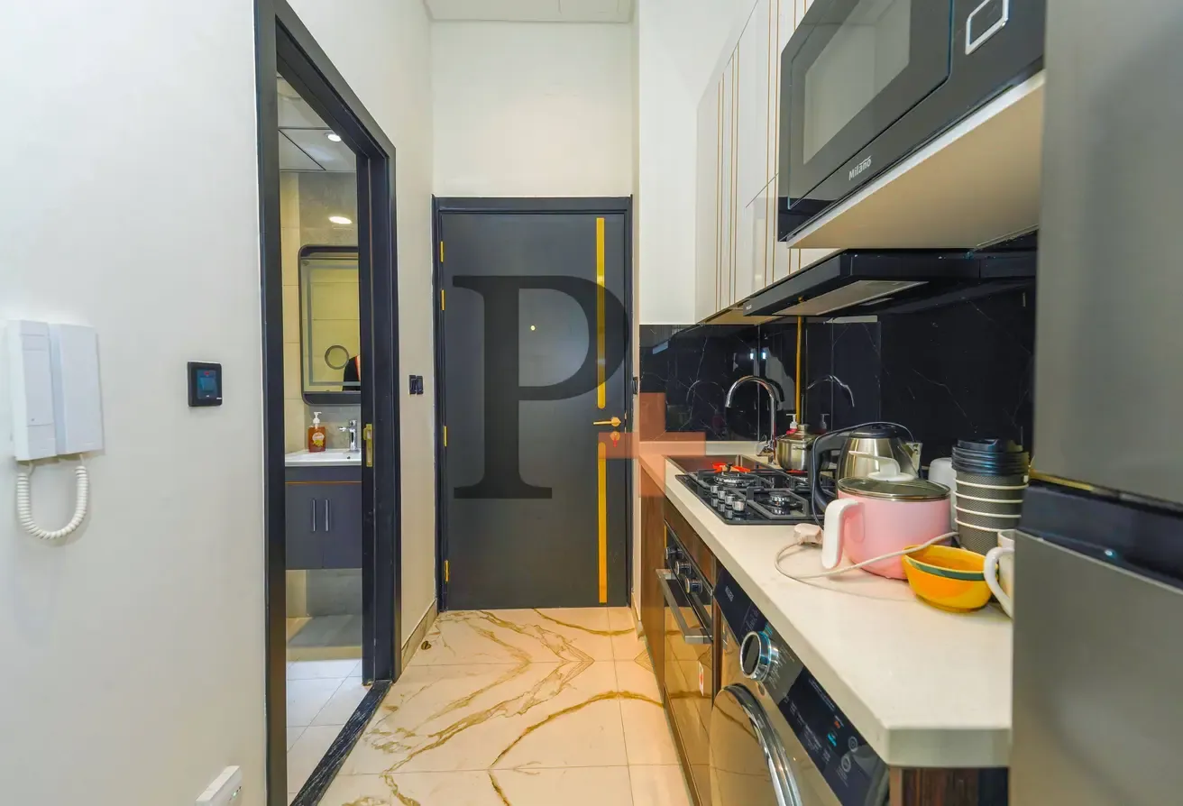 Stylish Large Studio for rent | 5-Cheques