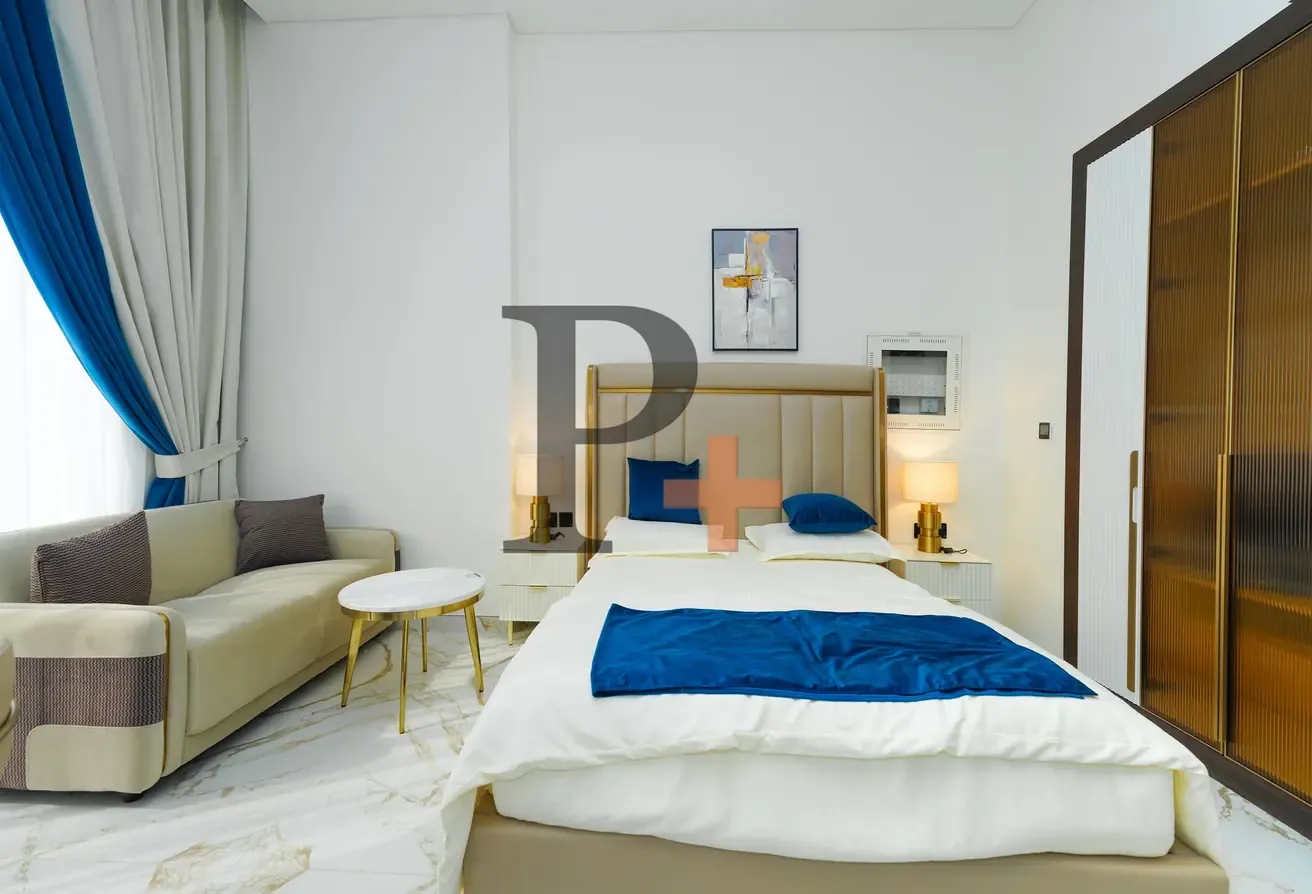 Stylish Large Studio for rent | 5-Cheques