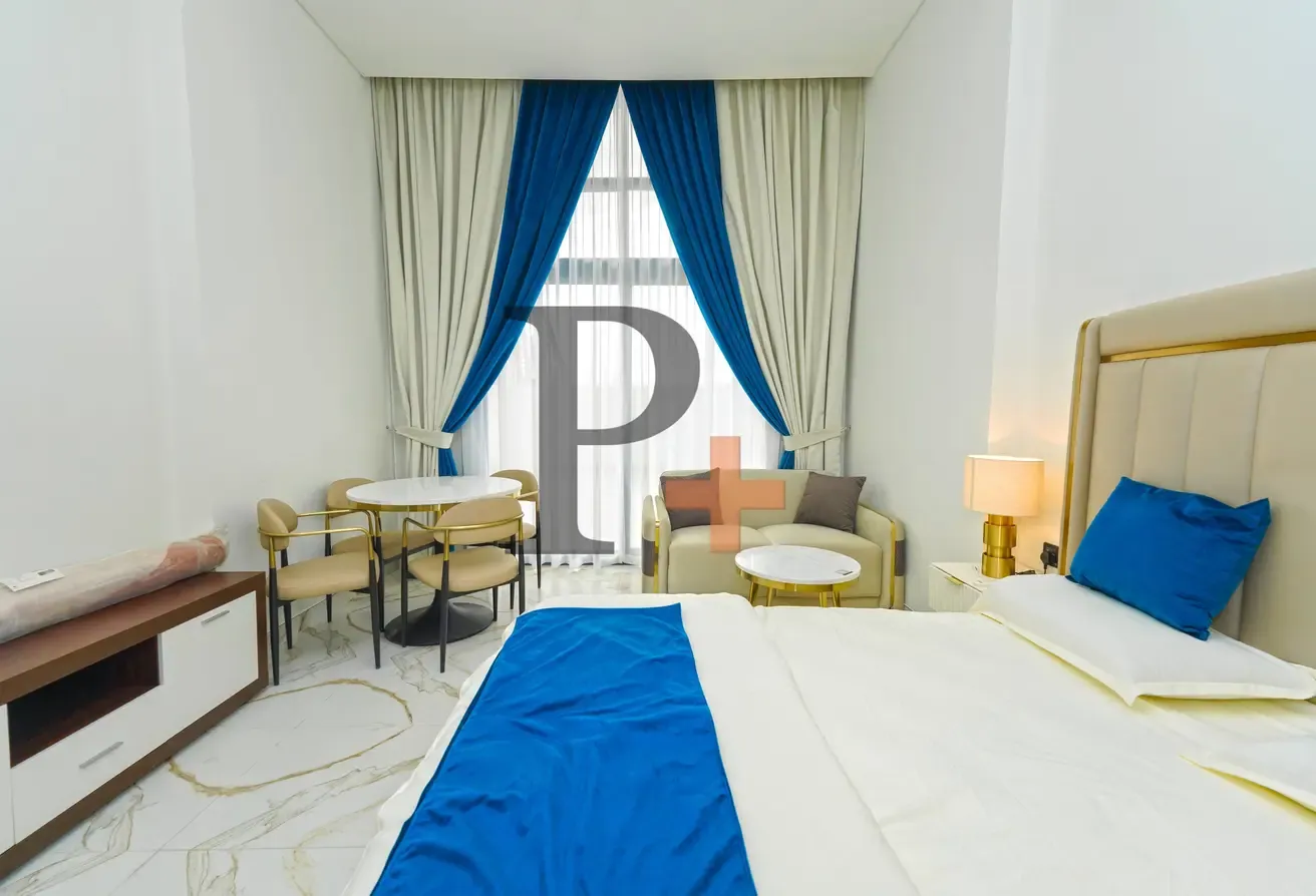 Stylish Large Studio for rent | 5-Cheques