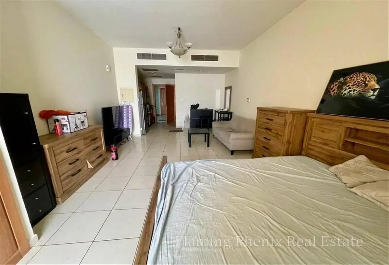 Prime location | Spacious | Vacant | Modern