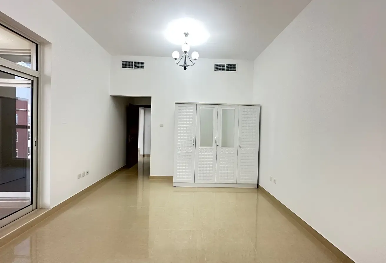 Massive size|Prime location|well maintained|