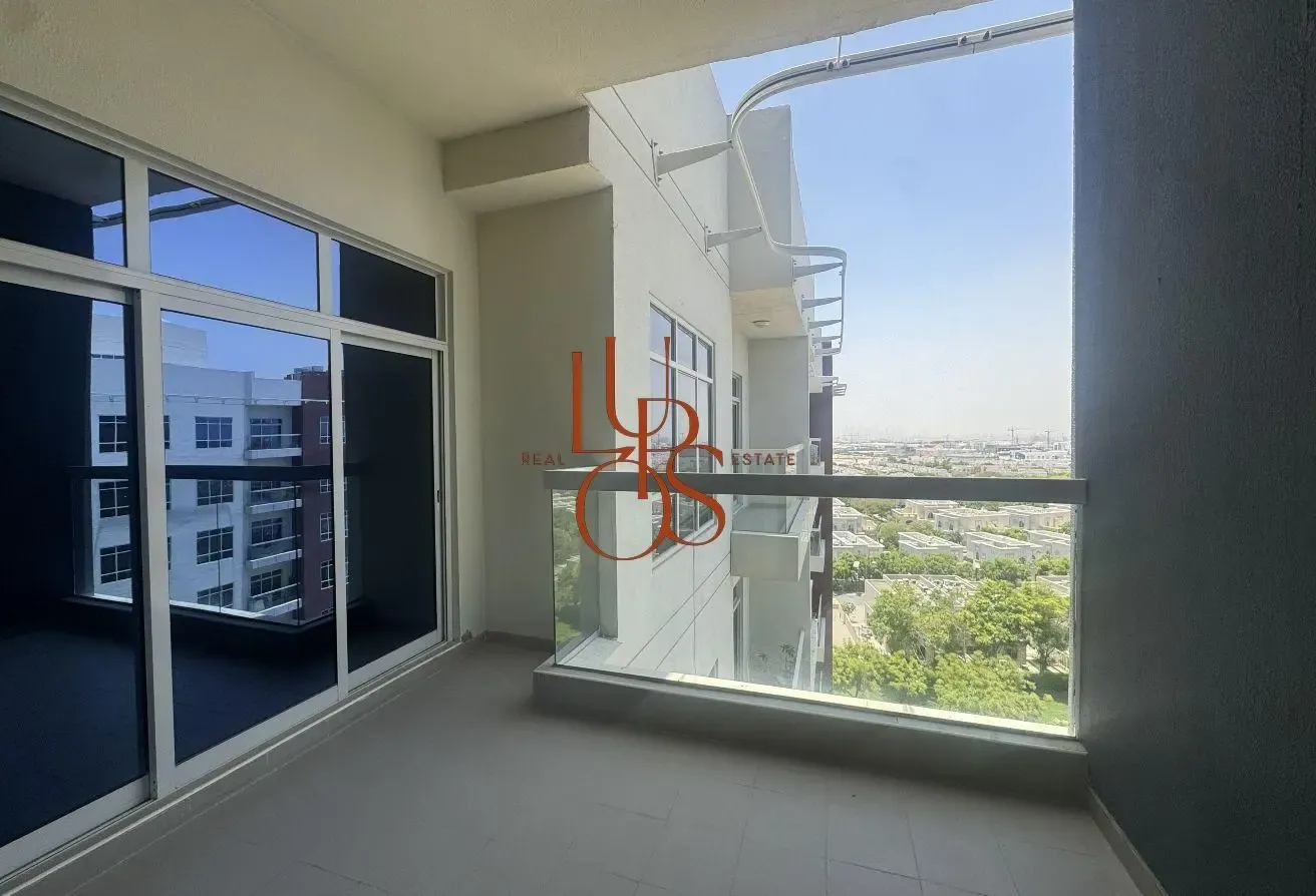 Spacious 1BR | Vacant Now | Prime DSO Location