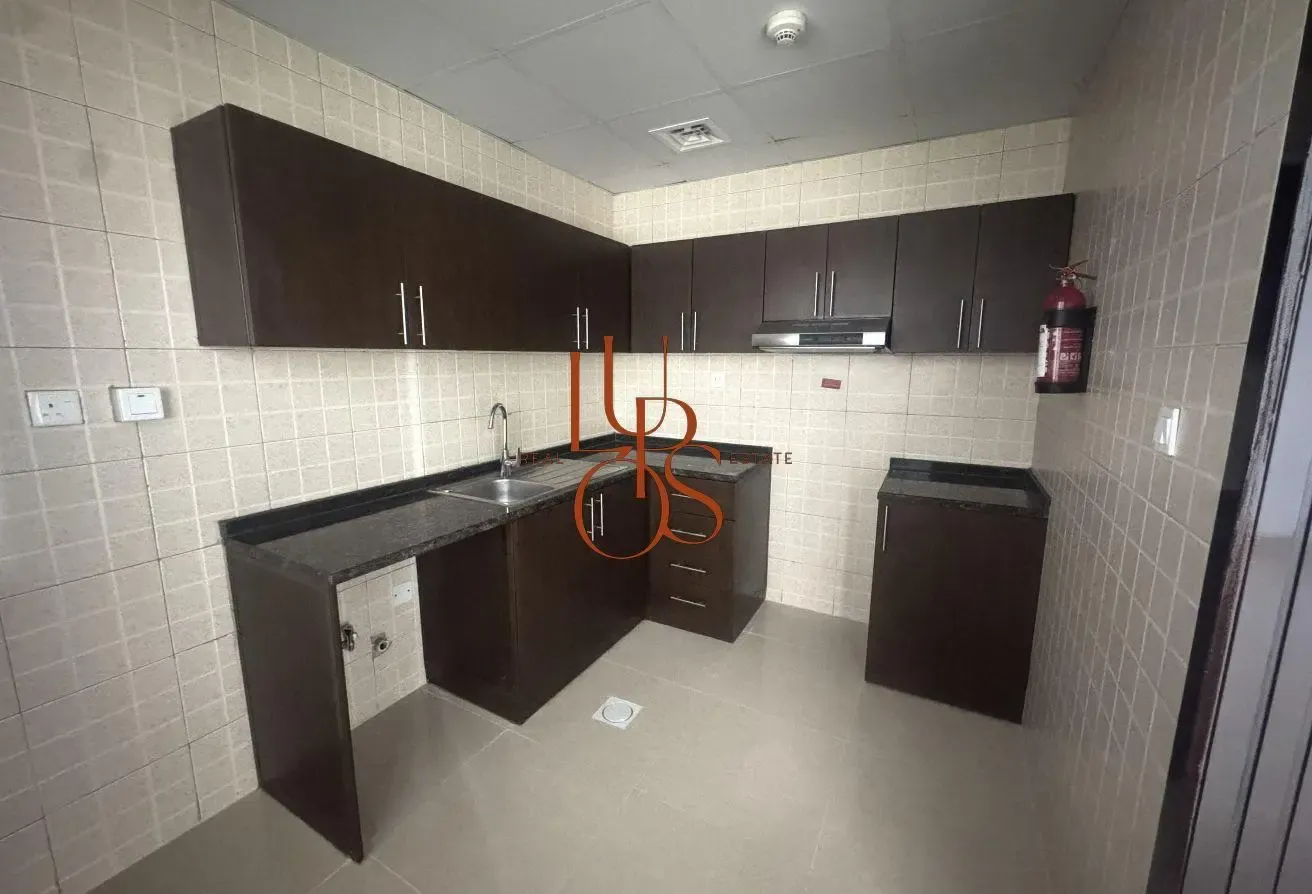 Spacious 1BR | Vacant Now | Prime DSO Location