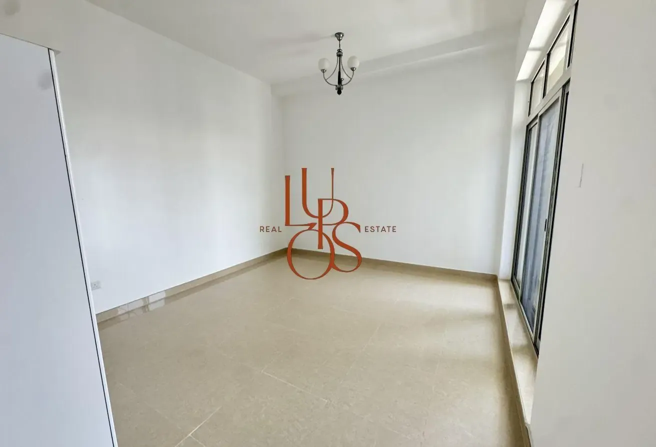 Spacious 1BR | Vacant Now | Prime DSO Location