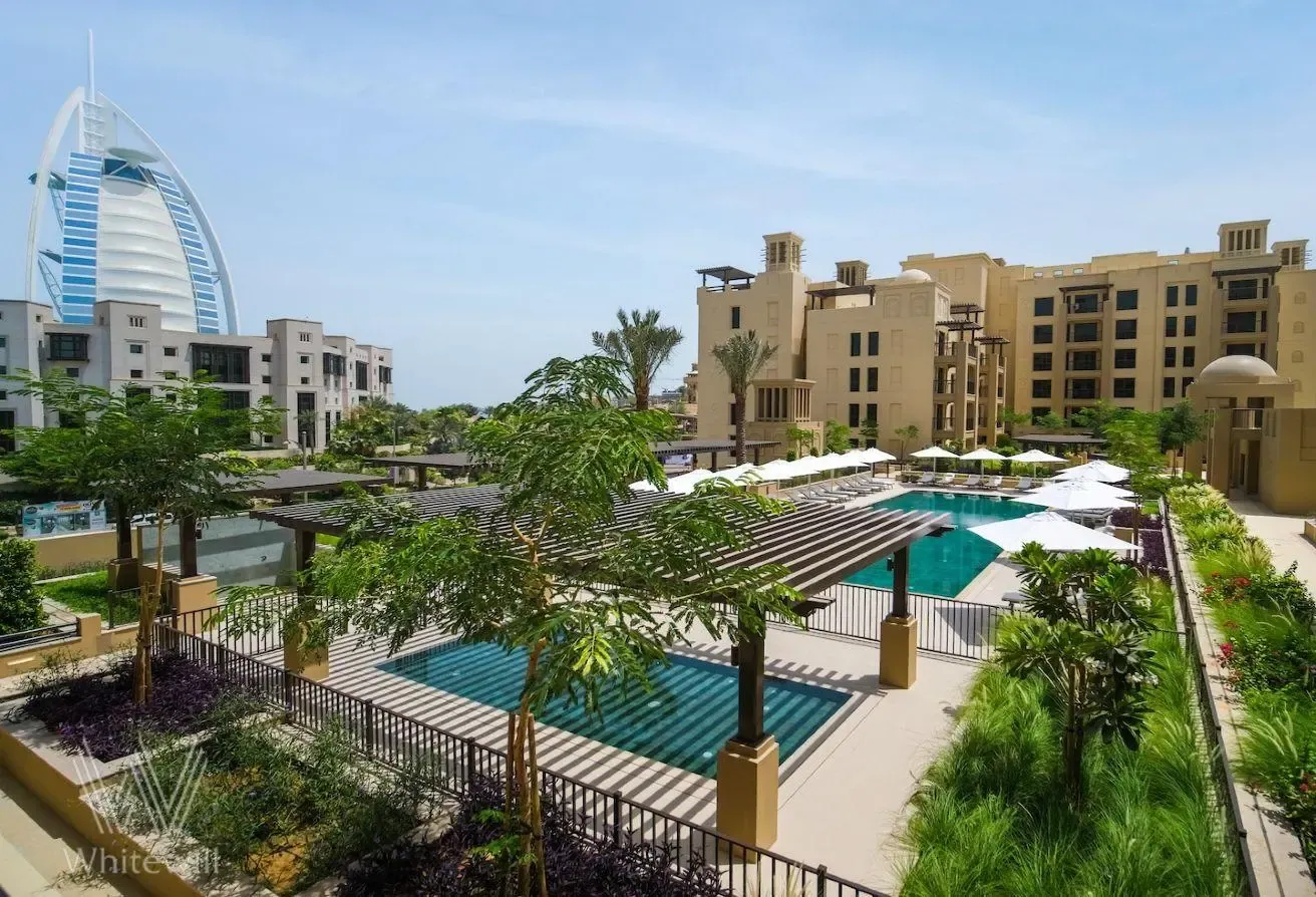 Bright Unfurnished Apartment with Community View