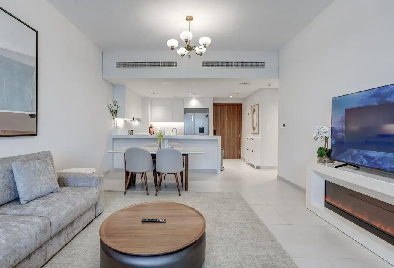 Fully Furnished l Stylish Unit l Great Amenities