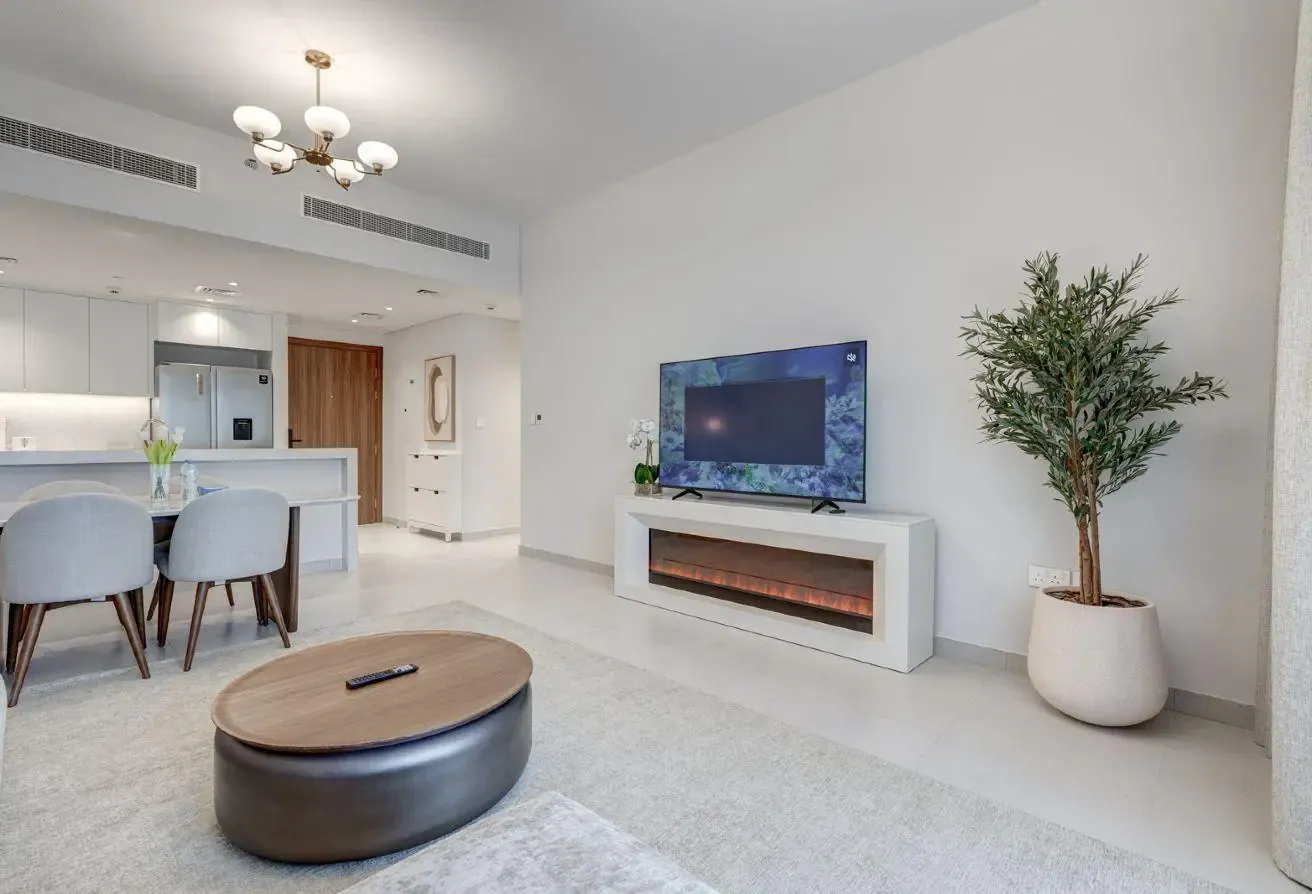 Fully Furnished l Stylish Unit l Great Amenities
